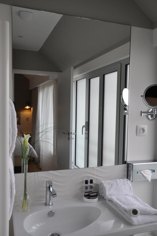 Les 3 Lieux Hotel Les Ponts-de-Cé Room photo