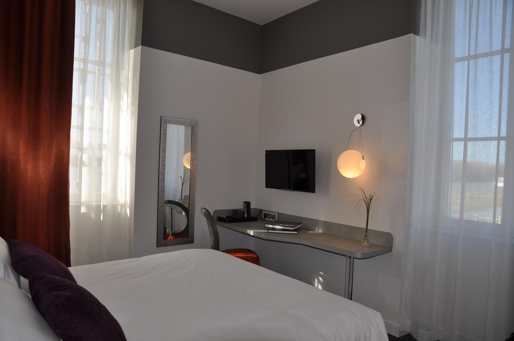 Les 3 Lieux Hotel Les Ponts-de-Cé Room photo